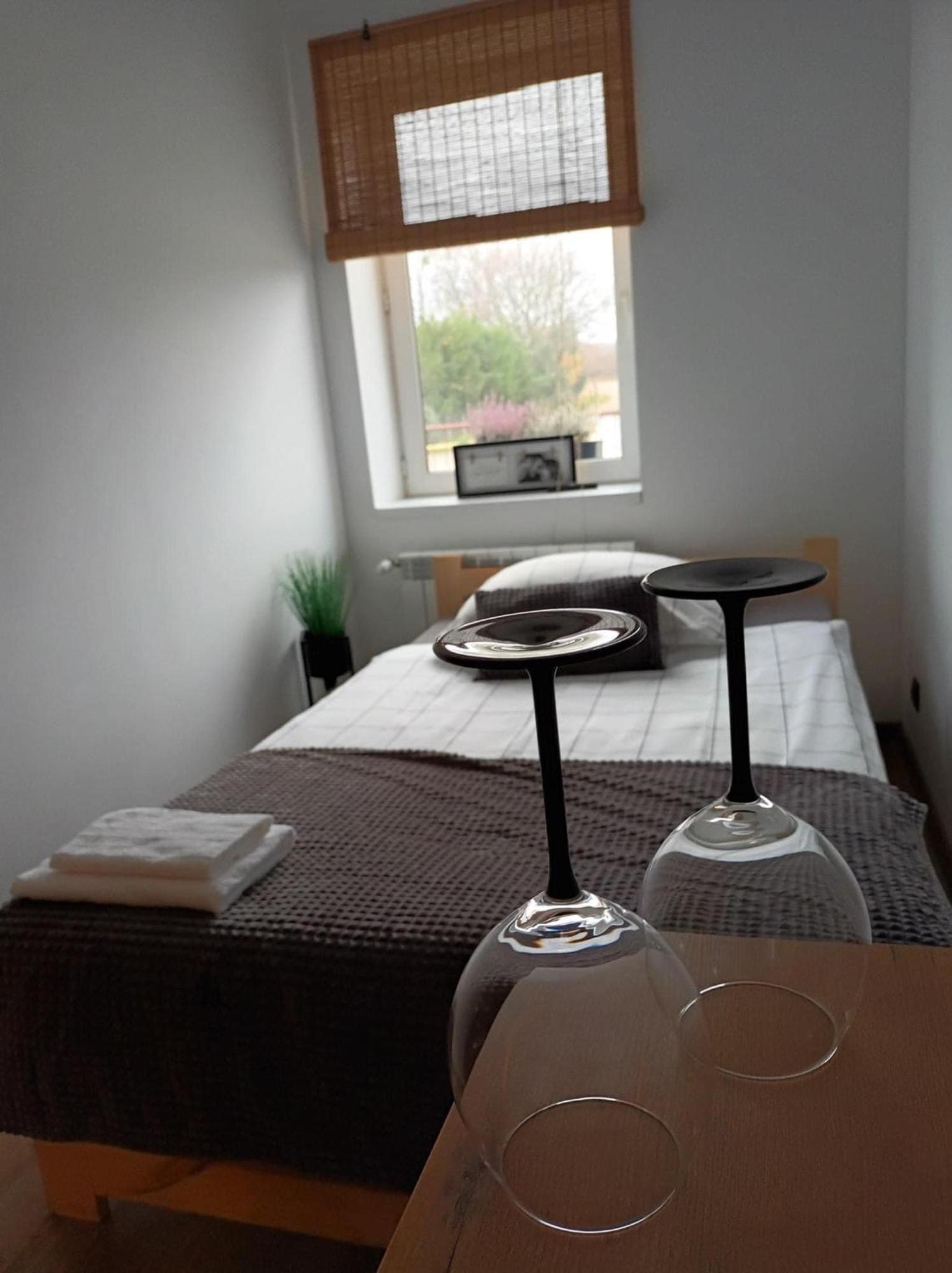 Apartament Numer 1, Dwie Sypialnie Dwa Lozka Orzysz Kültér fotó